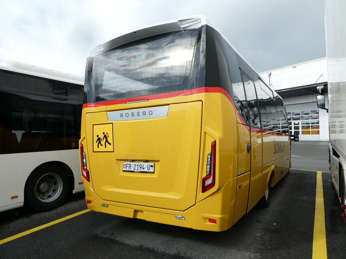 (247'718) - CarPostal Ouest - FR 2194 U/PID 11'906 - Iveco/Rosero am 25. M�rz 2023 in Kerzers, Interbus