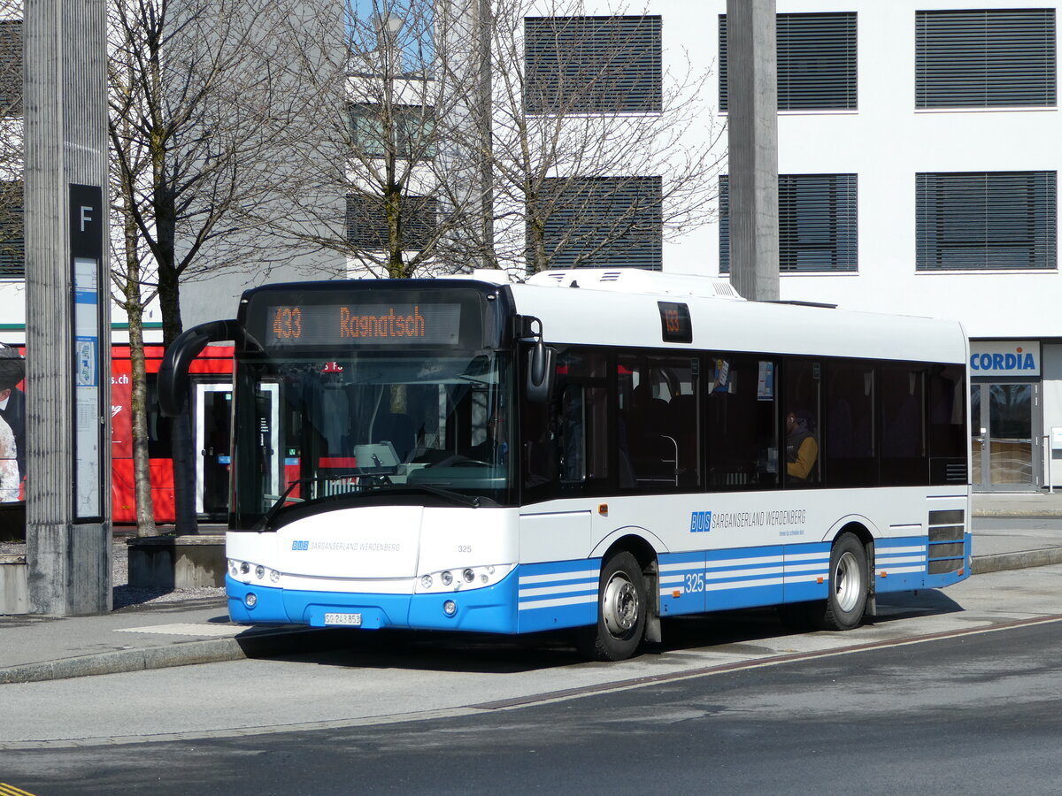 (247'759) - BSW Sargans - Nr. 325/SG 243'853 - Solaris am 28. M�rz 2023 beim Bahnhof Sargans