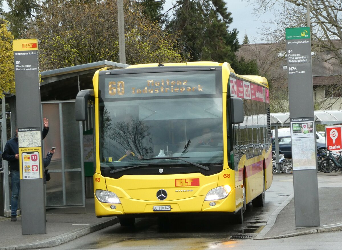 (247'886) - BLT Oberwil - Nr. 68/BL 110'142 - Mercedes am 30. M�rz 2023 in Bottmingen, Schloss