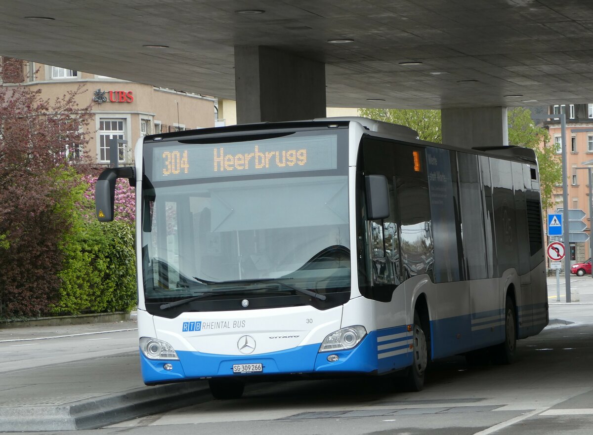 (248'506) - RTB Altst�tten - Nr. 30/SG 309'266 - Mercedes am 13. April 2023 beim Bahnhof St. Margrethen