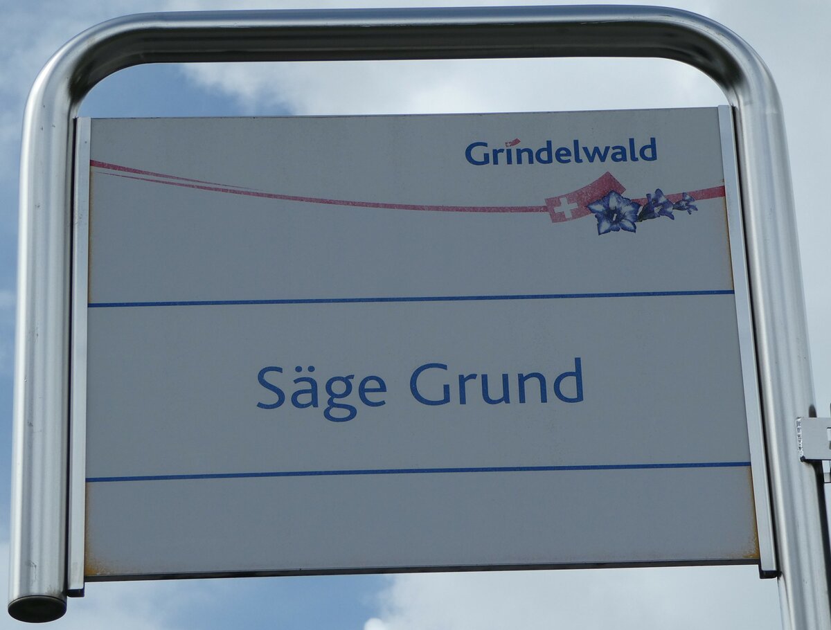 (248'820) - GrindelwaldBus-Haltestellenschild - Grindelwald, S�ge Grund - am 18. April 2023