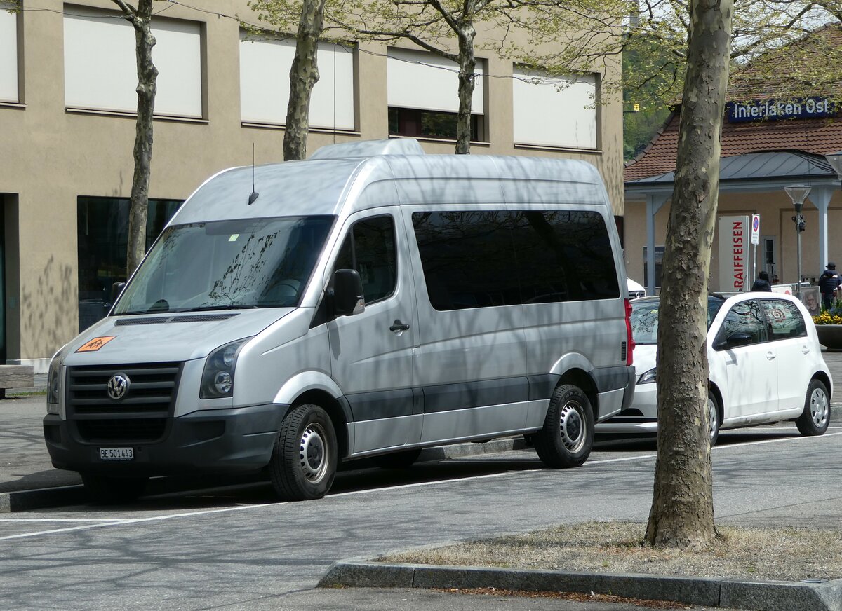 (249'407) - B�nigen Schule, B�nigen - BE 501'443 - VW am 2. Mai 2023 beim Bahnhof Interlaken Ost