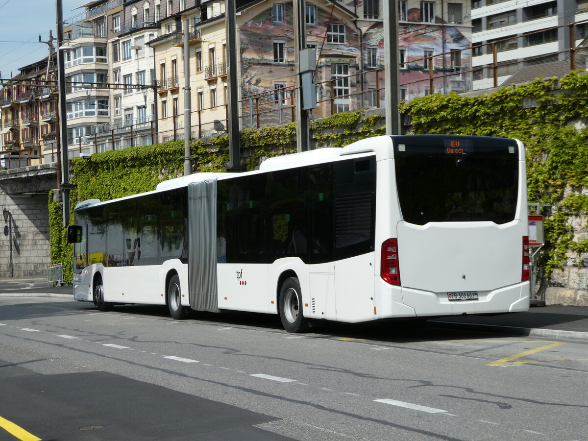 (249'627) - Wieland, Murten - Nr. 122/FR 300'603 - Mercedes (ex Interbus, Yverdon Nr. 209; ex Gschwindl, A-Wien Nr. 8401) am 5. Mai 2023 beim Bahnhof Neuch�tel