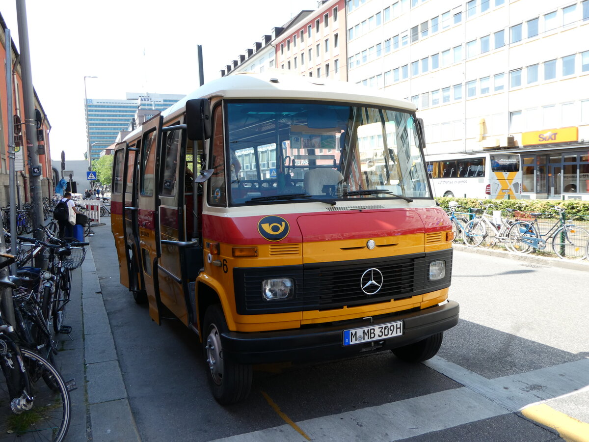 (250'907) - Hahn, M�nchen - Nr. 6/M-MB 309H - Mercedes (ex M�ller, CH-Ennetmoos Nr. 6; ex Portenier, CH-Adelboden Nr. 6/PID 492; ex Geiger, Adelboden Nr. 6) am 3. Juni 2023 beim Hauptbahnhof M�nchen