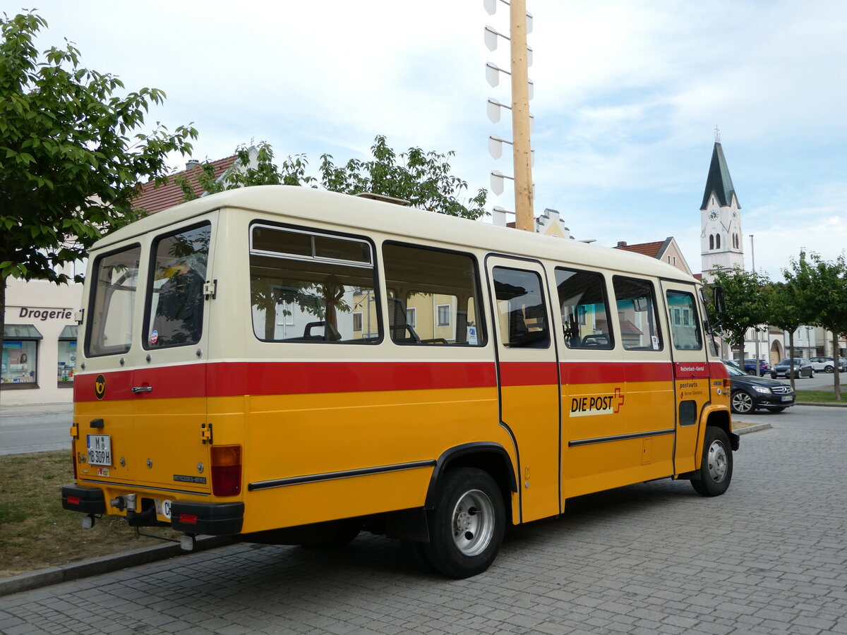 (251'054) - Hahn, M�nchen - Nr. 6/M-MB 309H - Mercedes (ex M�ller, CH-Ennetmoos Nr. 6; ex Portenier, CH-Adelboden Nr. 6/PID 492; ex Geiger, CH-Adelboden Nr. 6) am 4. Juni 2023 in Pilsting, Marktplatz