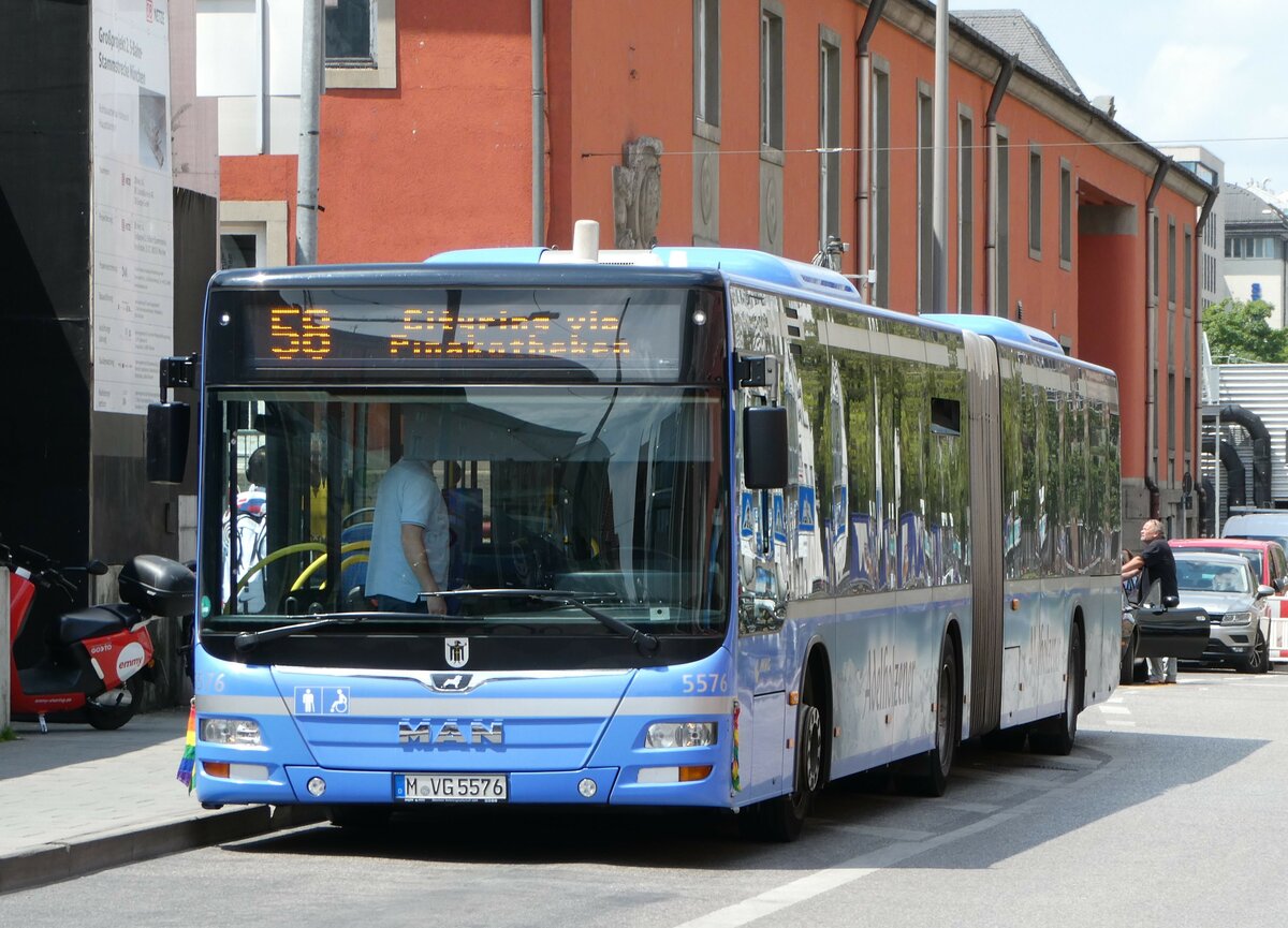 (251'094) - MVG M�nchen - Nr. 5576/M-VG 5576 - MAN am 5. Juni 2023 beim Hauptbahnhof M�nchen