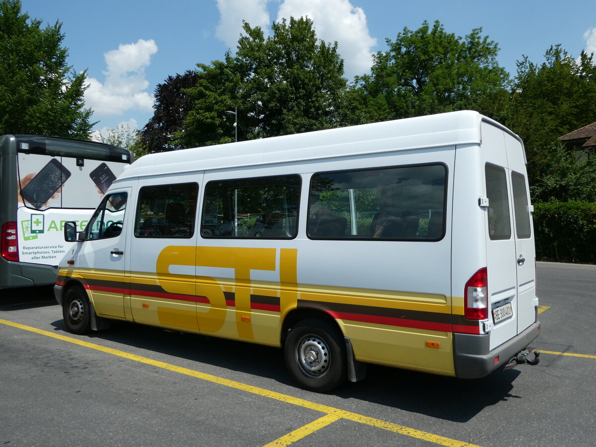 (251'575) - STI Thun - Nr. 1/BE 300'401 - Mercedes am 16. Juni 2023 bei der Schiffl�ndte Thun