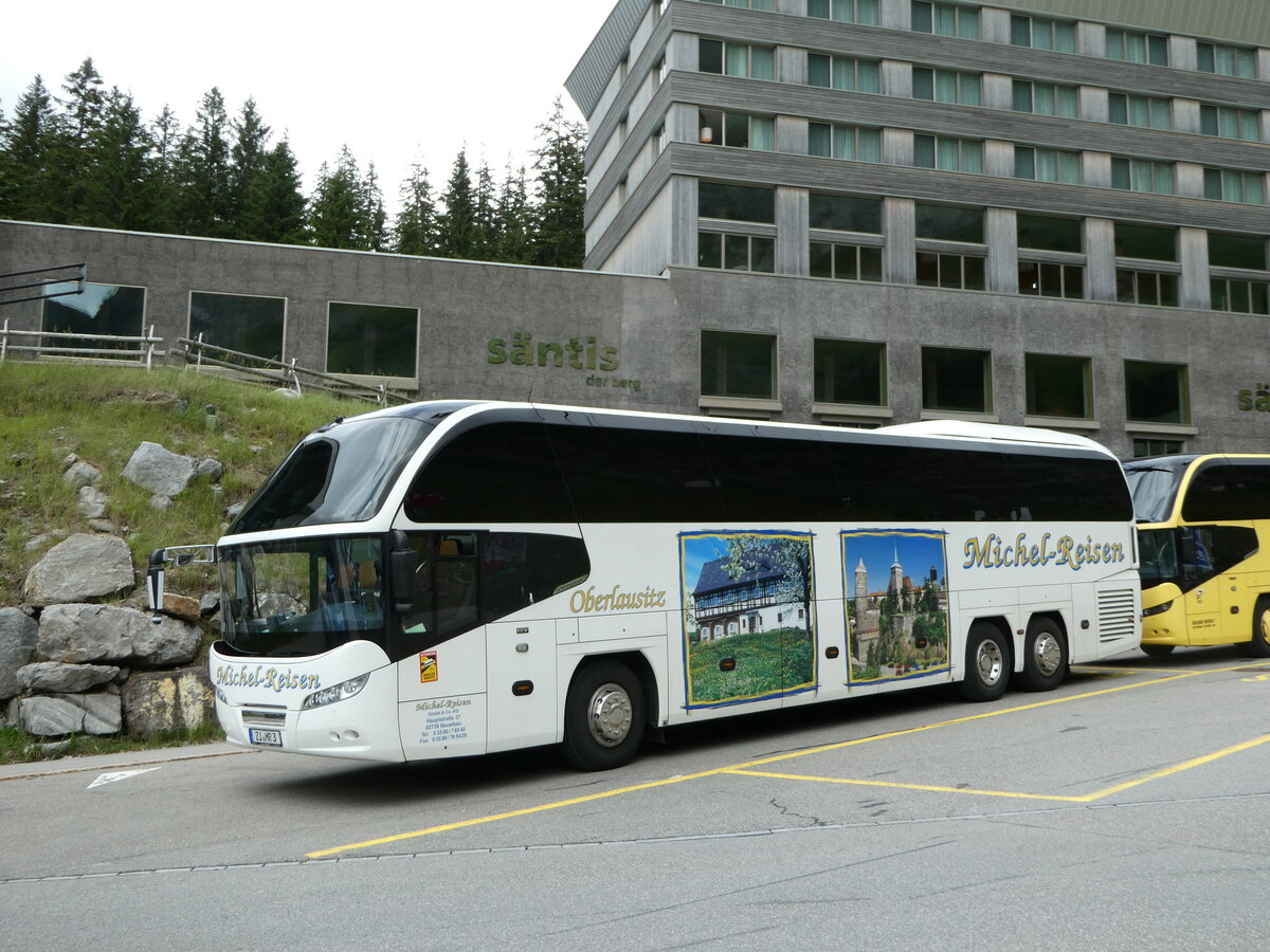 (252'342) - Aus Deutschland: Michel, Neueibau - ZI-MR 3 - Neoplan am 4. Juli 2023 in Schw�galp, S�ntis-Schwebebahn