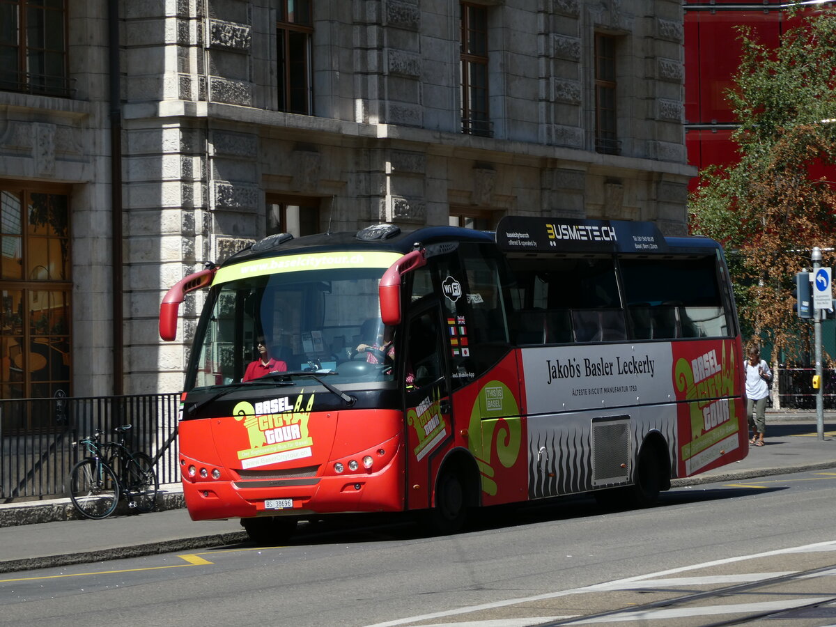 (252'396) - Busmiete, M�nchenstein - BS 38'696 - StaCo am 7. Juli 2023 beim Bahnhof Basel