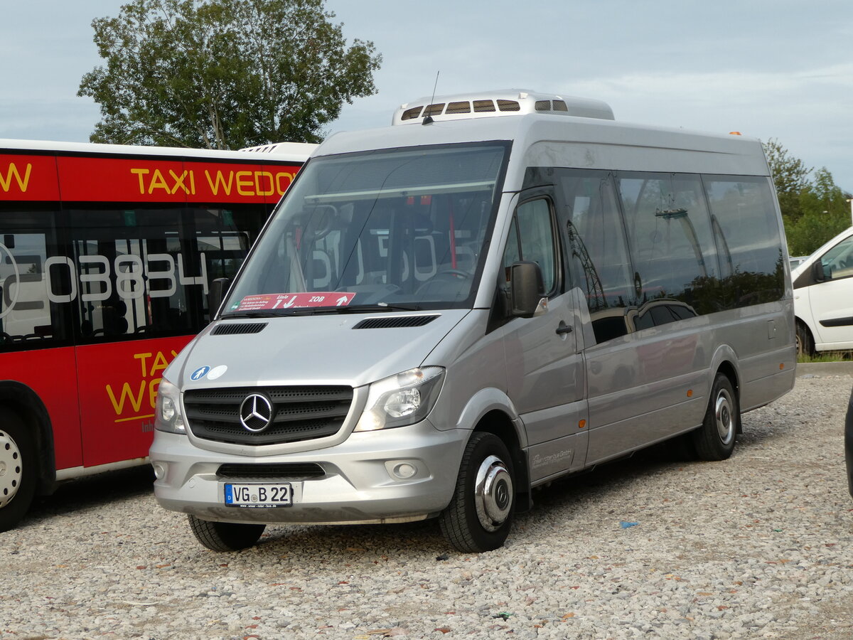 (254'399) - Unser Roter Bus, Ueckerm�nde - VG-B 22 - Mercedes am 30. August 2023 in Greifswald, City Automobile