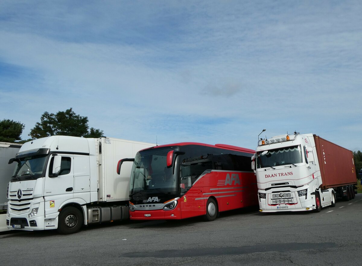 (254'718) - Aus der Schweiz: AFA Adelboden - Nr. 16/BE 21'181 - Setra am 3. September 2023 in Perwenitz, Rastst�tte Wolfslake (Teilaufnahme)
