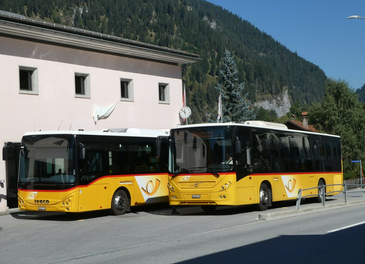 (254'890) - PostAuto Graub�nden - GR 162'976/PID 10'747 - Volvo am 8. September 2023 in Zillis, Dorf
