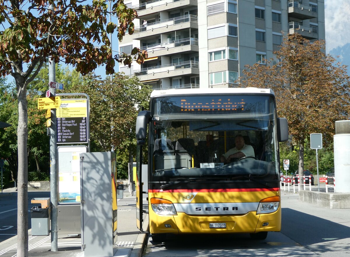 (254'947) - PostAuto Graub�nden - Nr. 26/GR 102'380/PID 4365 - Setra (ex GR 102'345; ex Riederer, St. Margrethenberg) am 8. September 2023 beim Bahnhof Landquart