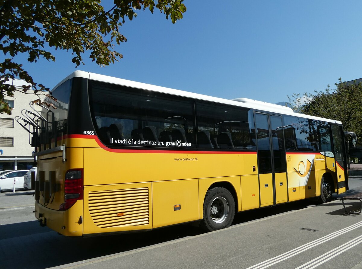 (254'948) - PostAuto Graub�nden - Nr. 26/GR 102'380/PID 4365 - Setra (ex GR 102'345; ex Riederer, St. Margrethenberg) am 8. September 2023 beim Bahnhof Landquart