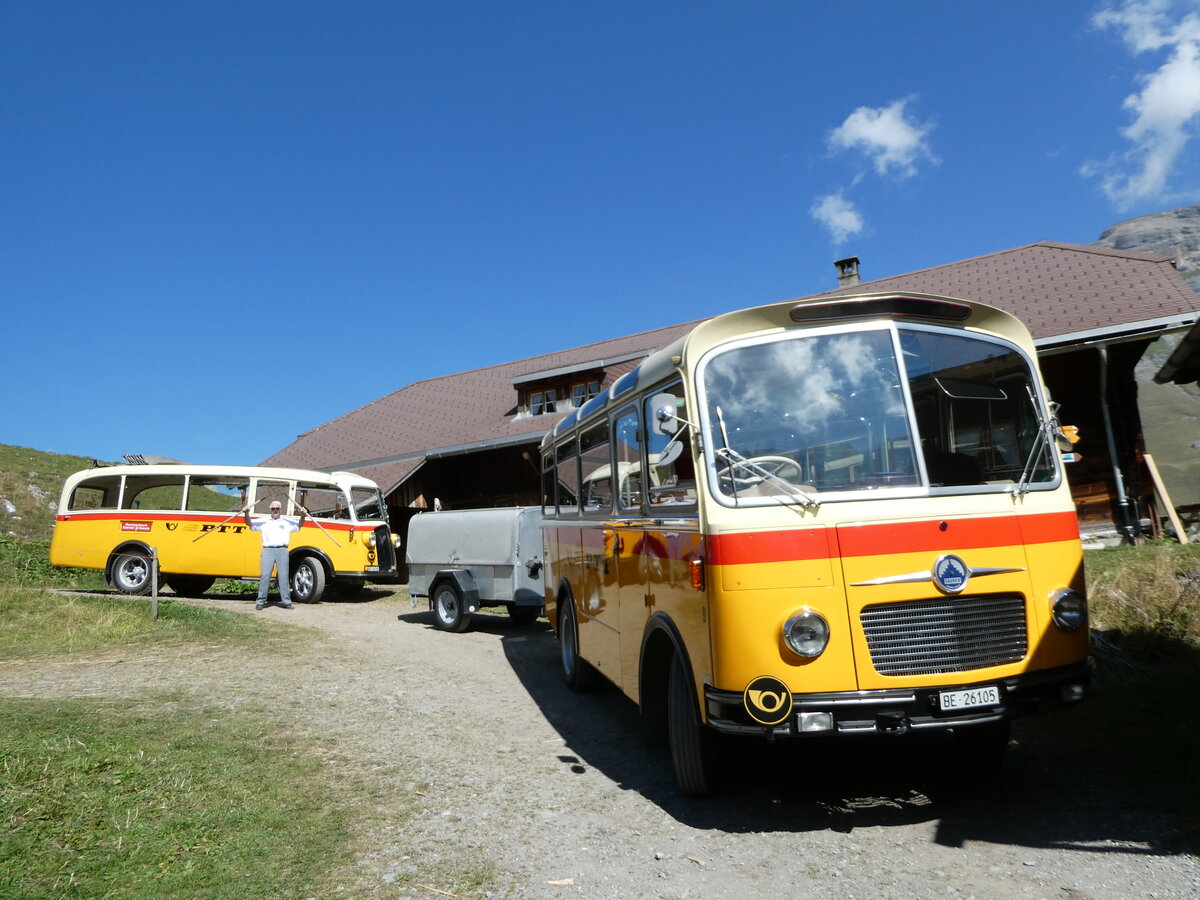 (255'084) - Schmid, Th�rishaus - Nr. 9/BE 26'105 - Saurer/R&J (ex Geiger, Adelboden Nr. 9) + Nr. 3/BE 26'760 - Saurer/Gangloff (ex Geiger, Adelboden Nr. 3) am 10. September 2023 auf der Bundalp