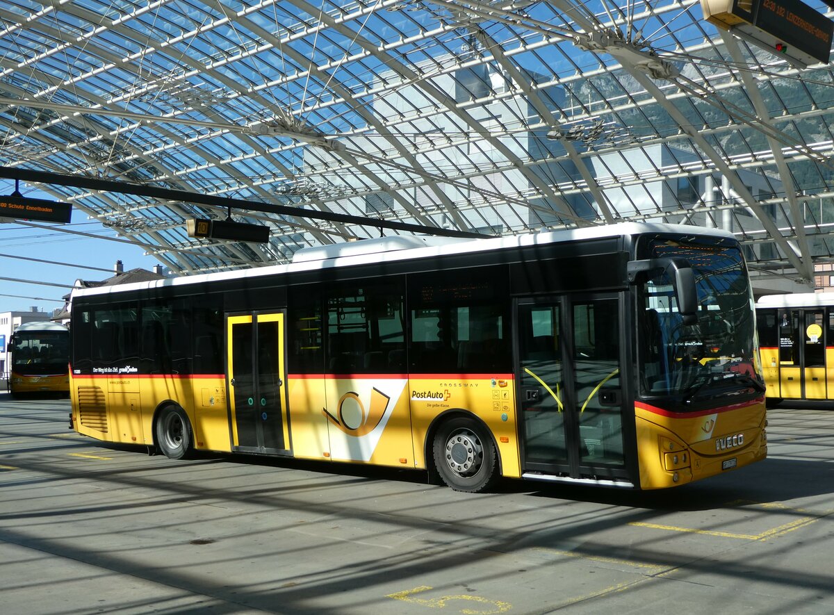 (255'581) - PostAuto Graub�nden - GR 179'716/PID 11'285 - Iveco am 26. September 2023 in Chur, Postautostation