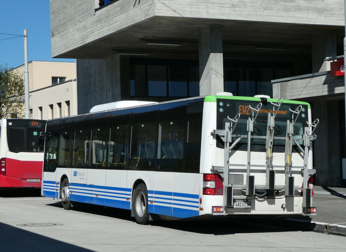 (255'610) - RTB Altst�tten - Nr. 915/SG 482'211 - MAN (ex PostBus/A BD 15'345) am 26. September 2023 beim Bahnhof Buchs