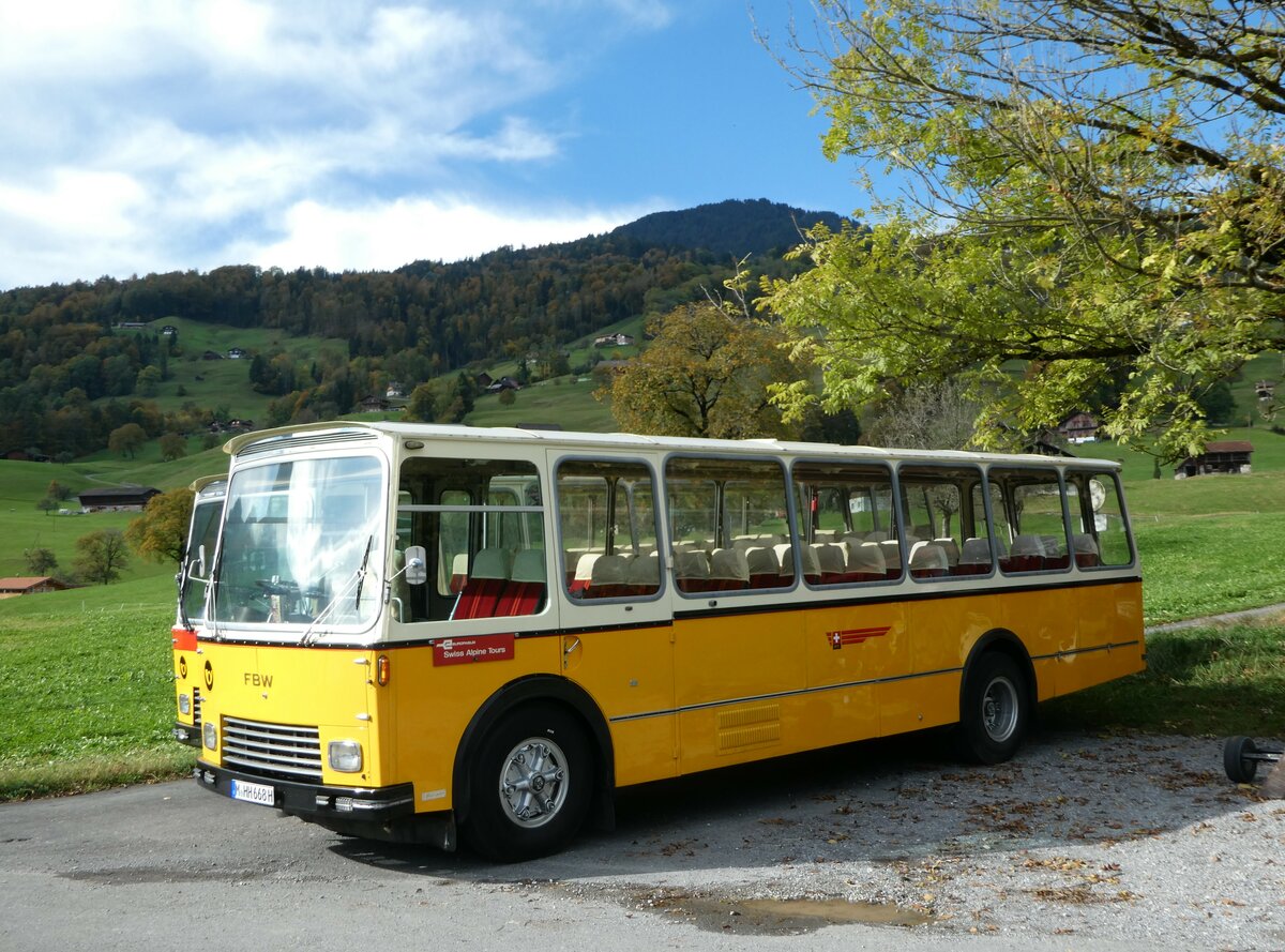 (256'495) - Aus Deutschland: Hahn, M�nchen - M-HH 668H - FBW/FHS (ex Michels, Schmallenberg; ex FRAM Drachten/NL Nr. 5; ex P 24'184) am 28. Oktober 2023 in Giswil, Grossteilstrasse