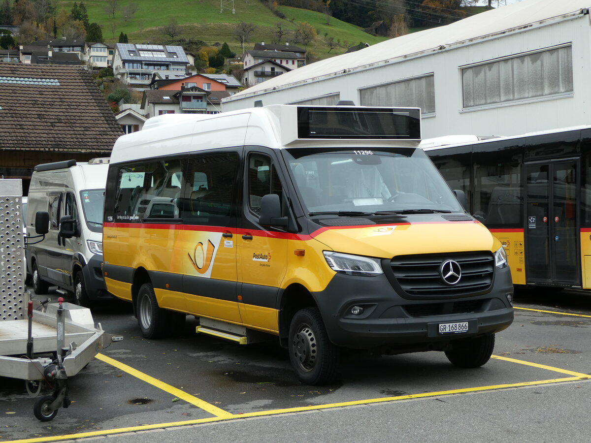 (257'079) - PostAuto Graub�nden - GR 168'866/PID 11'296 - Mercedes am 18. November 2023 in Schmerikon, Thomann