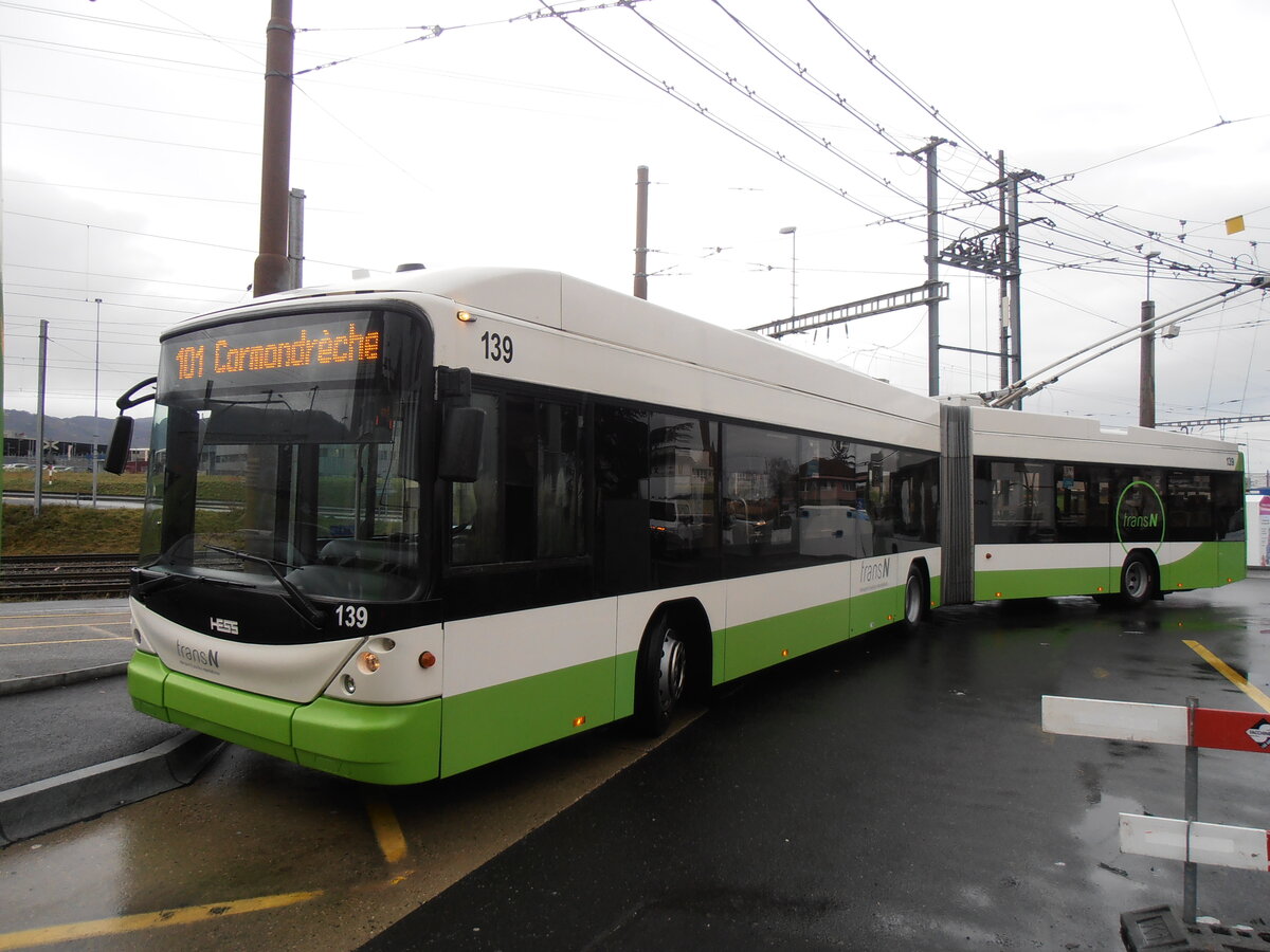(257'569) - transN, La Chaux-de-Fonds - Nr. 139 - Hess/Hess Gelenktrolleybus (ex TN Neuch�tel Nr. 139) am 11. Dezember 2023 beim Bahnhof Marin-�pagnier