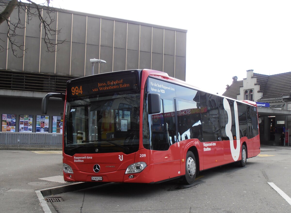 (257'823) - VZO Gr�ningen - Nr. 209/ZH 969'209 - Mercedes am 23. Dezember 2023 beim Bahnhof Rapperswil
