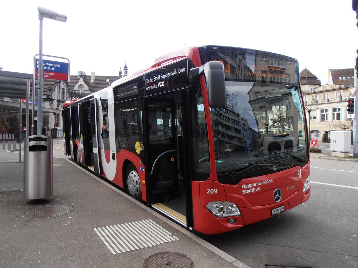 (257'824) - VZO Gr�ningen - Nr. 209/ZH 969'209 - Mercedes am 23. Dezember 2023 beim Bahnhof Rapperswil