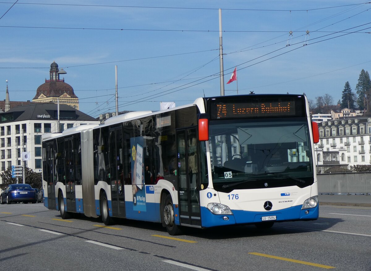 (259'157) - VBL Luzern - Nr. 176/LU 15'094 - Mercedes am 6. Februar 2024 in Luzern, Bahnhofbr�cke