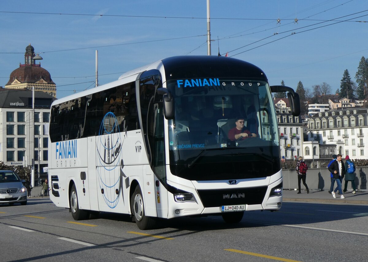 (259'197) - Aus Slowenien: Faniani, Ljubljana - LJ 040-AU - MAN am 6. Februar 2024 in Luzern, Bahnhofbr�cke
