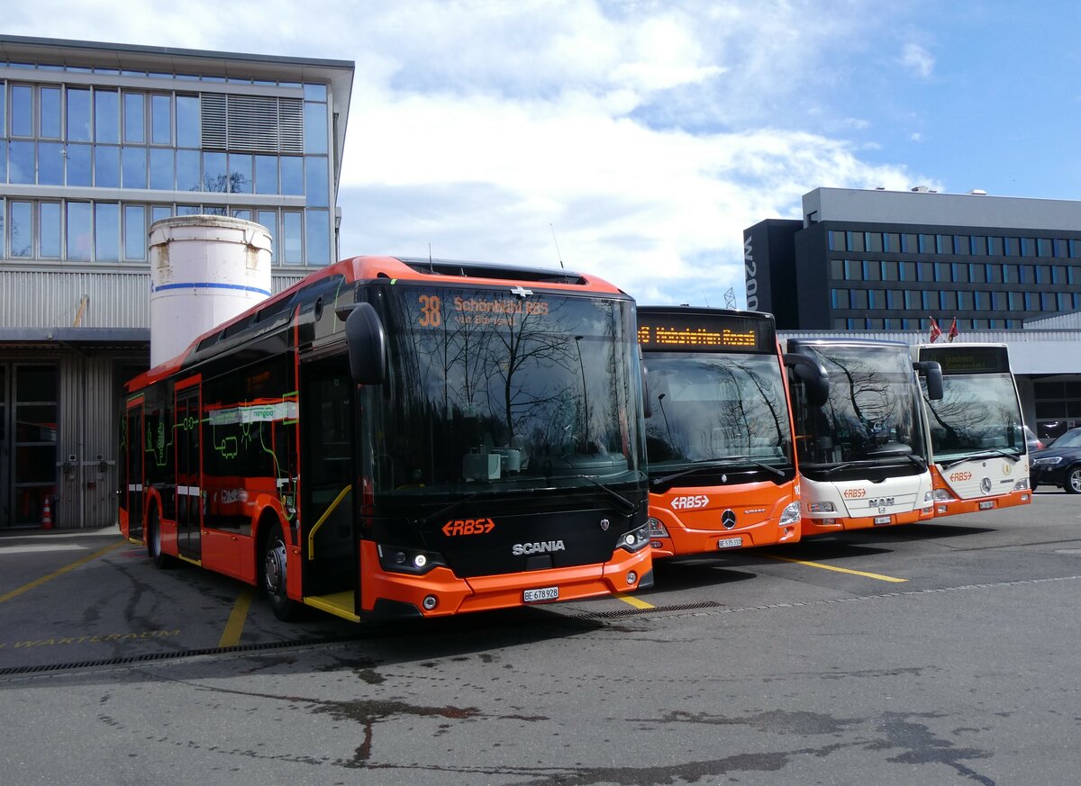 (259'944) - RBS Worblaufen - Nr. 28/BE 678'928 - eScania am 3. M�rz 2024 in Worblaufen, Garage
