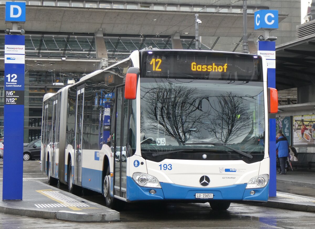 (260'262) - VBL Luzern - Nr. 193/LU 15'651 - Mercedes am 12. M�rz 2024 beim Bahnhof Luzern