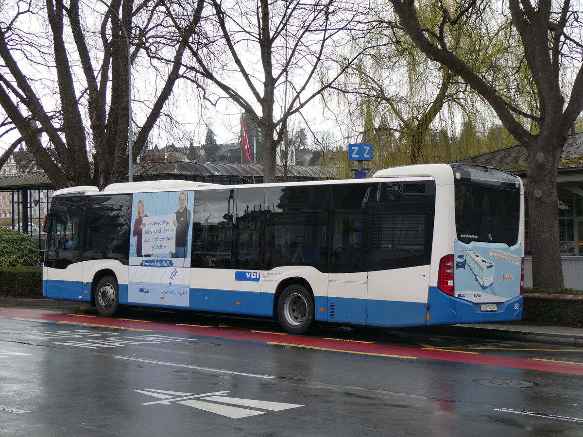 (260'271) - VBL Luzern - Nr. 83/LU 250'374 - Mercedes am 12. M�rz 2024 beim Bahnhof Luzern