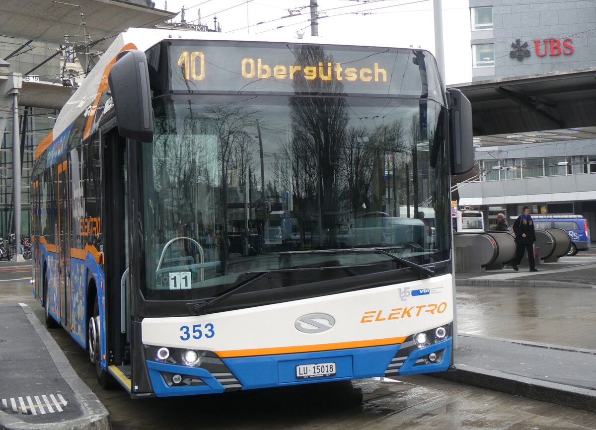 (260'280) - VBL Luzern - Nr. 353/LU 15'018 - eSolaris am 12. M�rz 2024 beim Bahnhof Luzern