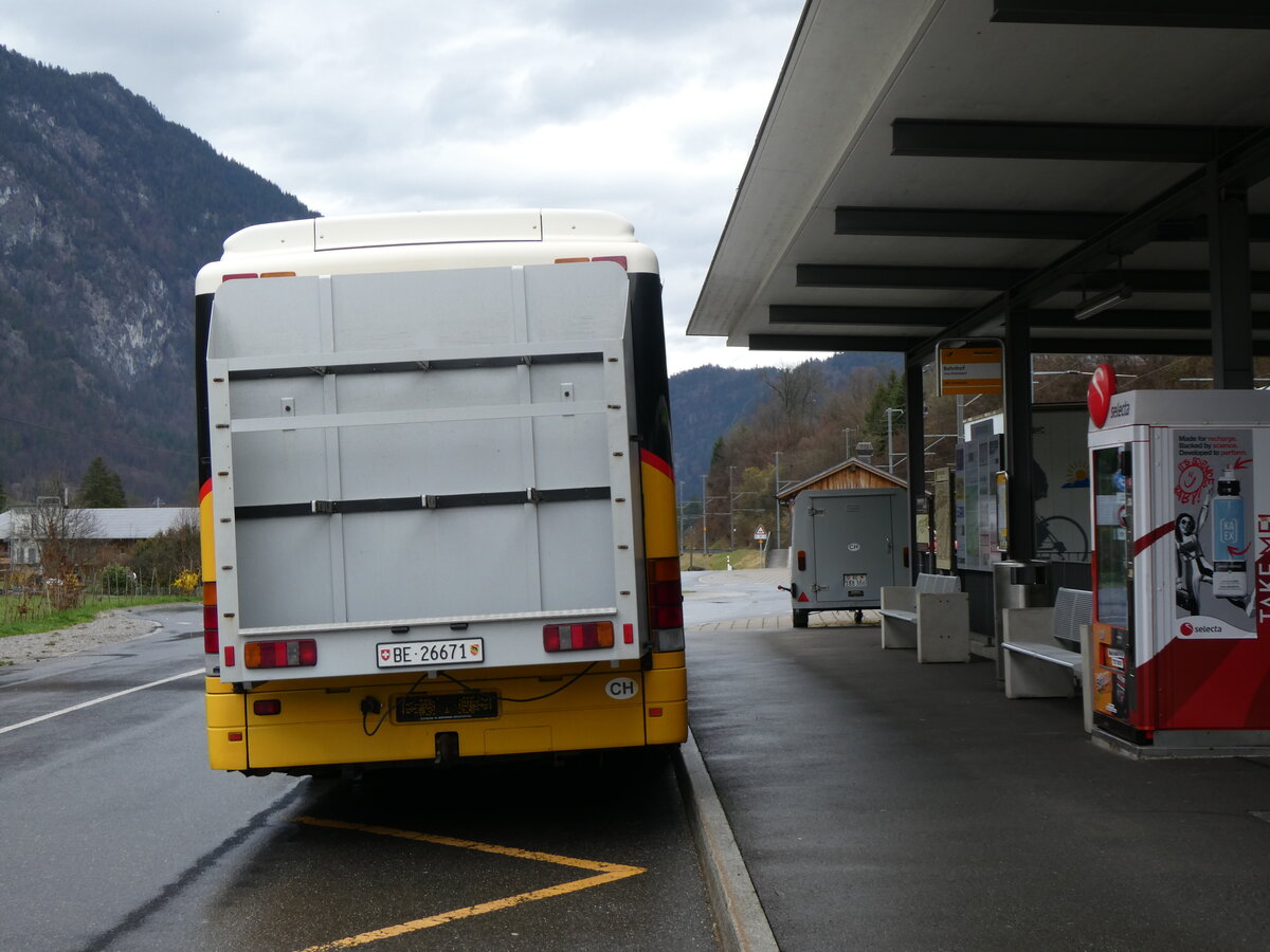(260'585) - Spring, Schwenden - BE 26'671/PID 2592 - Setra am 21. M�rz 2024 beim Bahnhof Oey-Diemtigen