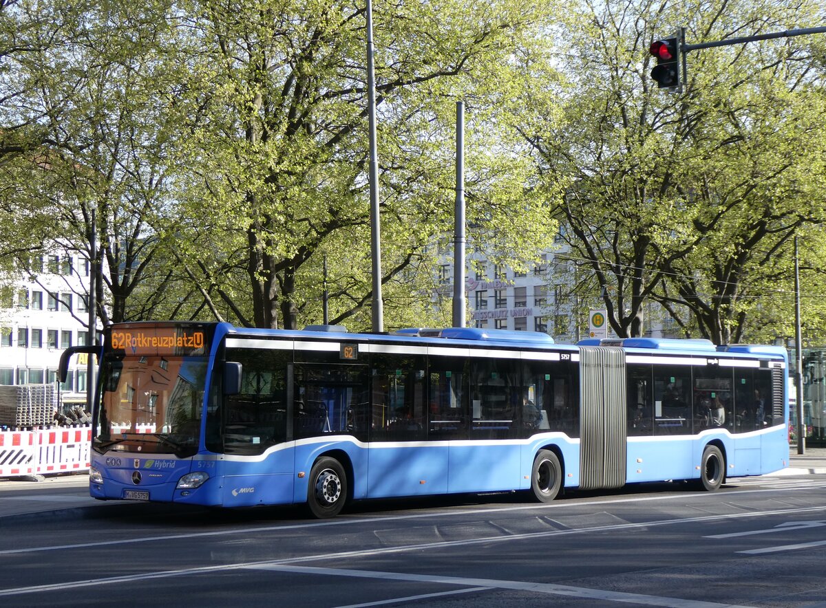(261'301) - MVG M�nchen - Nr. 5757/M-VG 5757 - Mercedes am 14. April 2024 in M�nchen, Sendlinger Tor