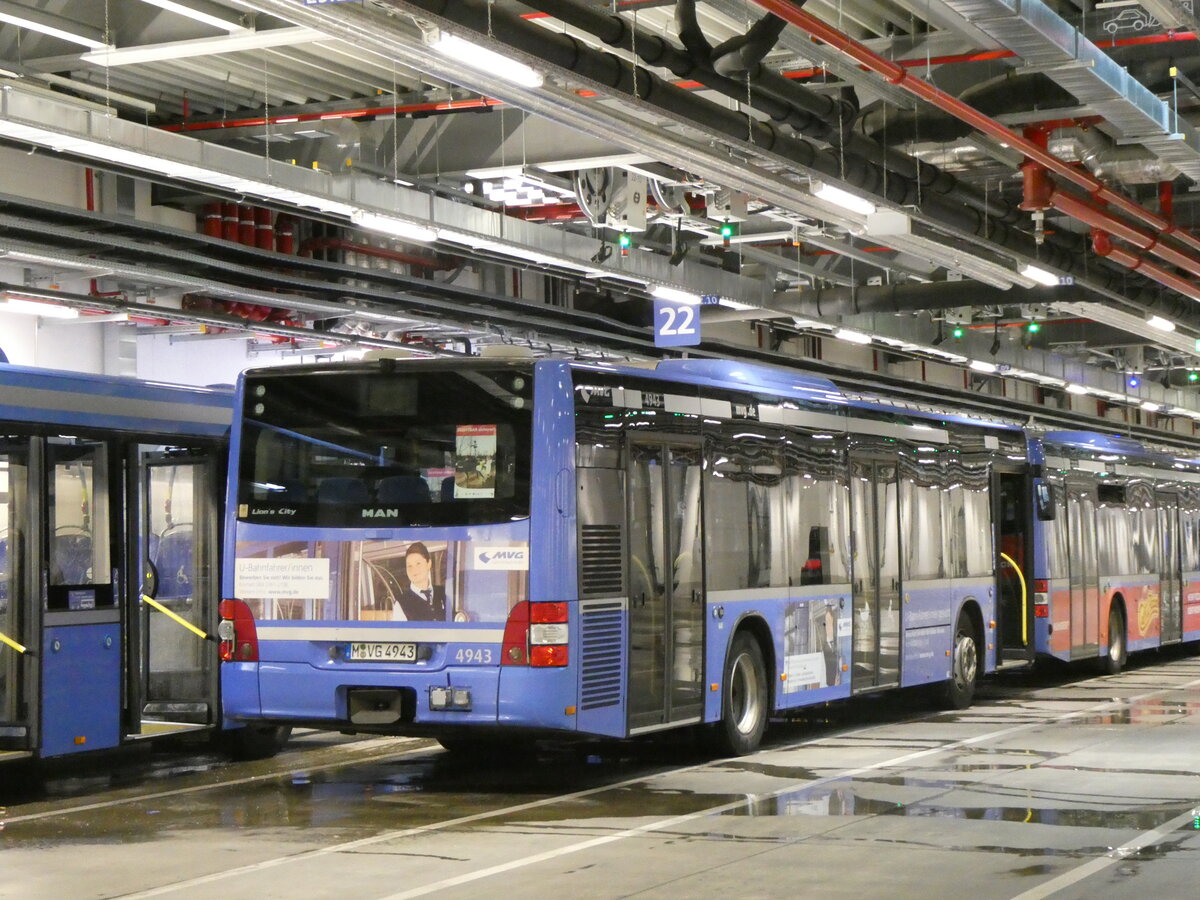 (261'479) - MVG M�nchen - Nr. 4943/M-VG 4943 - MAN am 15. April 2024 in Moosach, Betriebshof