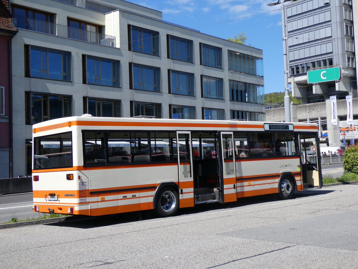 (261'766) - BSF Hochdorf - Nr. 11/LU 151'690 - Neoplan (ex M�der, Schwanden) am 27. April 2024 beim Bahnhof Brugg