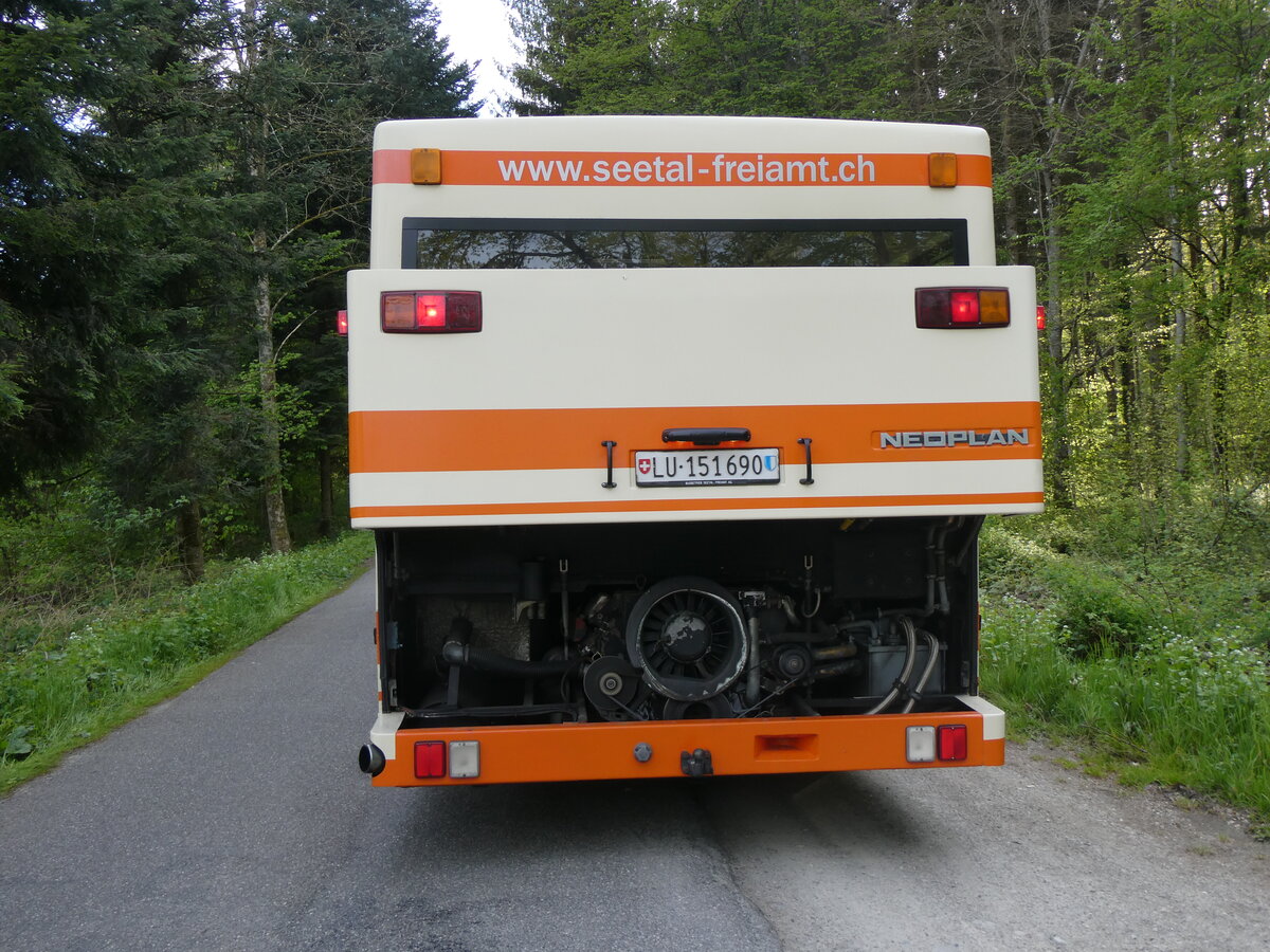 (261'778) - BSF Hochdorf - Nr. 11/LU 151'690 - Neoplan (ex M�der, Schwanden) am 27. April 2024 in Wohlen, Alte Bremgartenstrasse