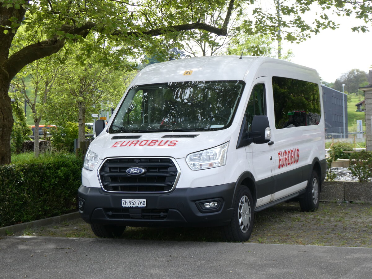 (262'105) - Welti-Furrer, Bassersdorf - Nr. EWS60/ZH 952'760 - Ford am 4. Mai 2024 beim Bahnhof Winterthur W�lflingen