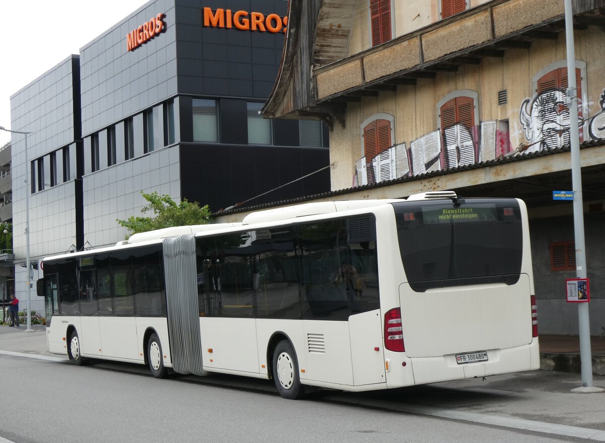 (262'206) - Intertours, Domdidier - Nr. 480/FR 300'480 - Mercedes (ex Nr. 210; ex STI Thun Nr. 134) am 6. Mai 2024 beim Bahnhof M�nsingen