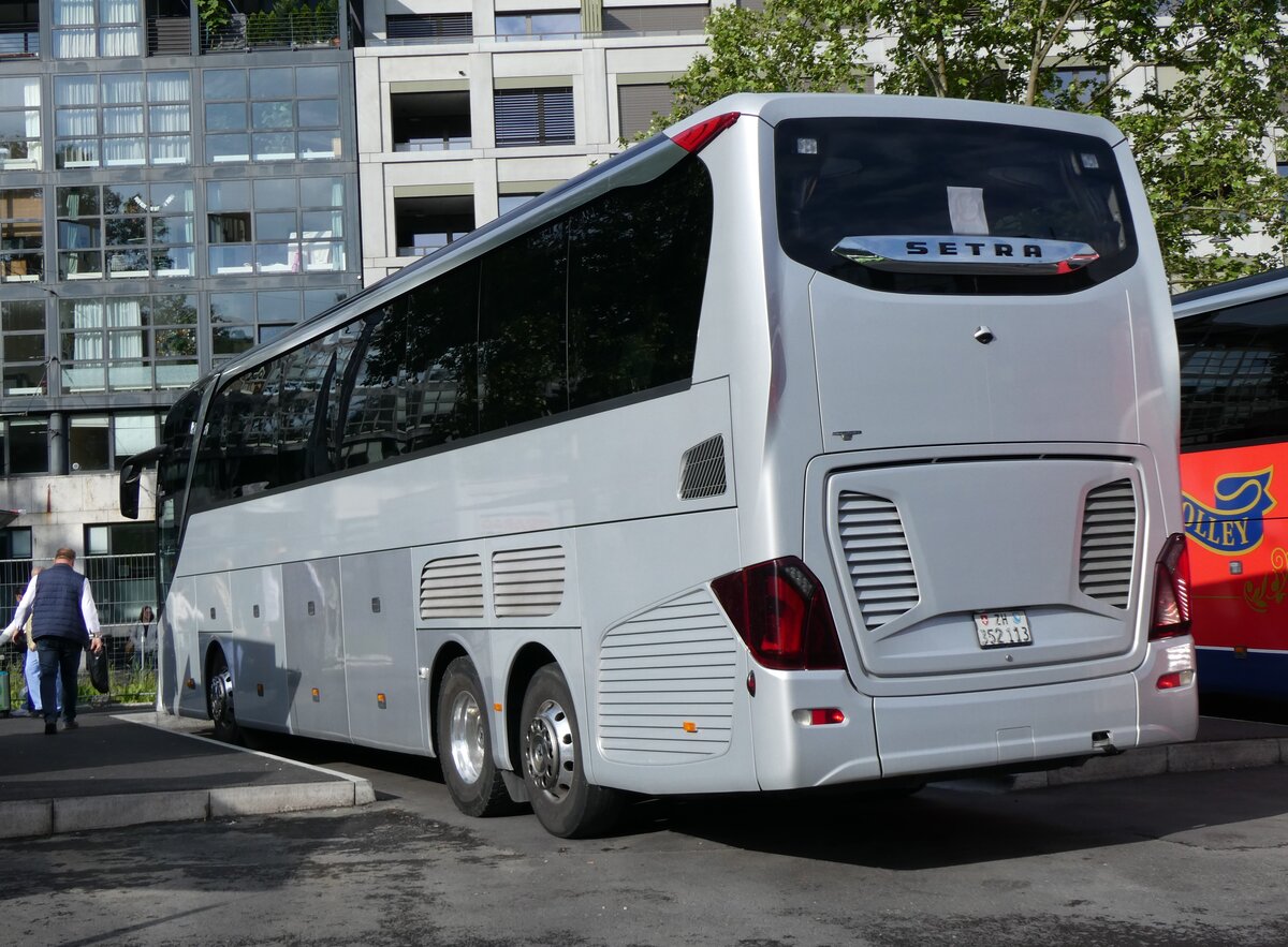 (262'902) - Meier, Z�rich - ZH 352'113 - Setra am 25. Mai 2024 in Z�rich, Sihlquai