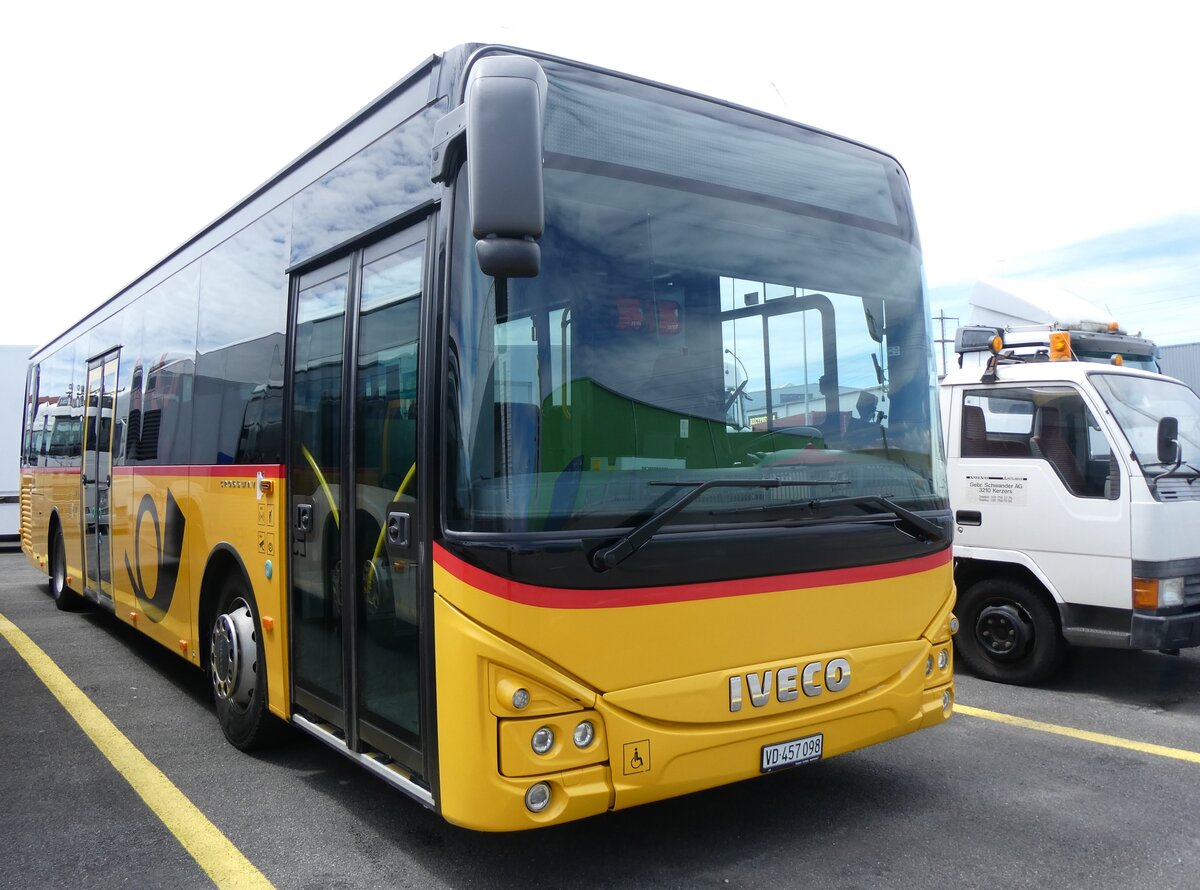 (263'733) - CarPostal Ouest - VD 457'098/PID 11'226 - Iveco am 16. Juni 2024 in Kerzers, Interbus