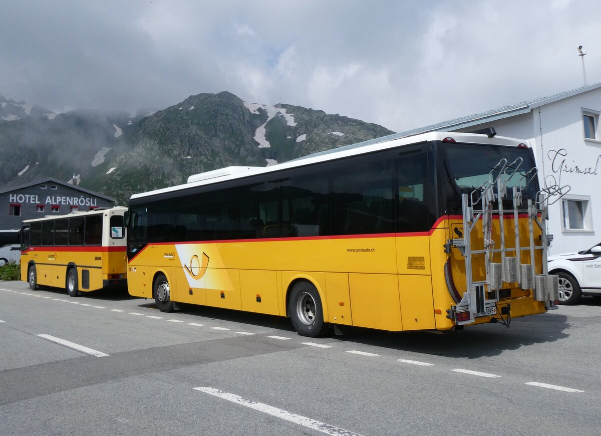 (265'153) - PostAuto Bern - BE 487'695/PID 10'952 - Iveco am 28. Juli 2024 in Grimsel, Passh�he