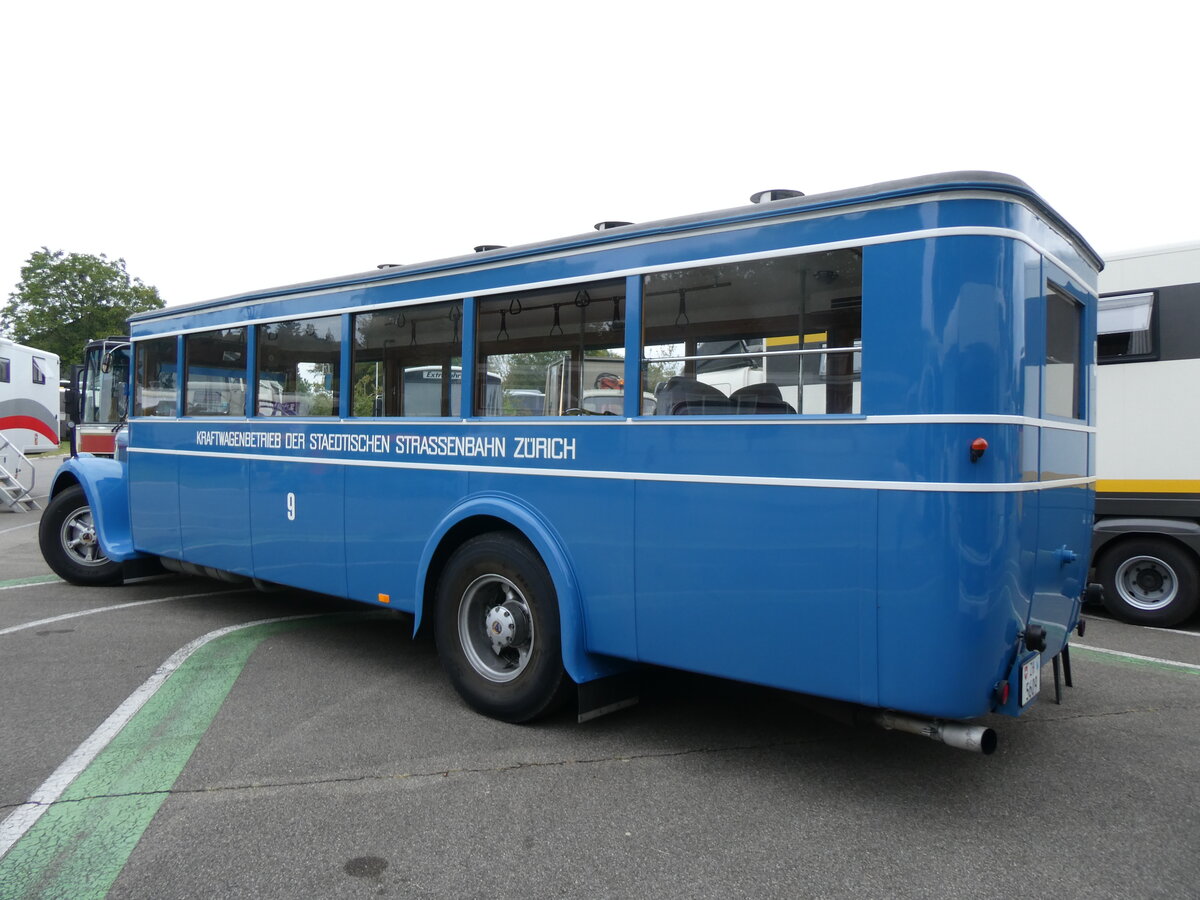 (265'851) - VBZ Z�rich (TMZ) - Nr. 9/ZH 5609 - Saurer/SWS (ex Bamert, Wollerau; ex BBA Aarau Nr. 1; ex VBZ Z�rich Nr. 209; ex VBZ Z�rich Nr. 9) am 17. August 2024 in Neuhausen, Langriet