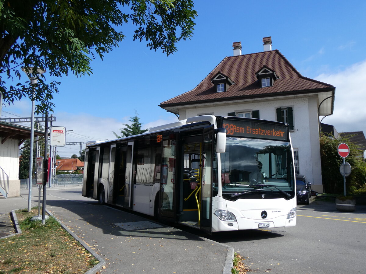 (266'677) - Intertours, Domdidier - Nr. 486/FR 300'486 - Mercedes (ex Wiener Linien, A-Wien Nr. 8122) am 6. September 2024 beim Bahnhof T�uffelen