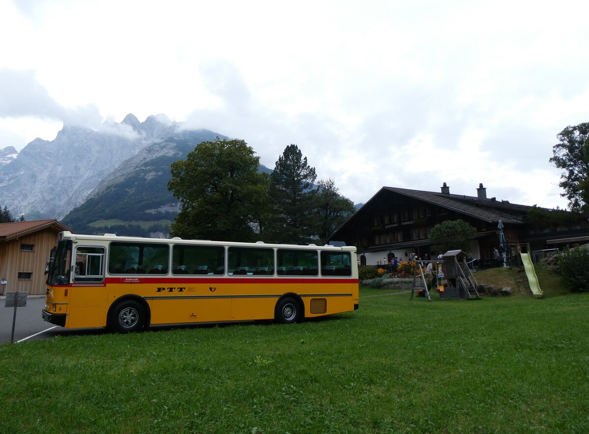 (266'838) - Kolb, Grasswil - Nr. 3/BE 93'915 - Saurer/R&J (ex Schmocker, Stechelberg Nr. 3/PID 2409; ex Schmocker, Stechelberg Nr. 1; ex Gertsch, Stechelberg Nr. 1) am 8. September 2024 in Innertkirchen, Gasthof T�nnler
