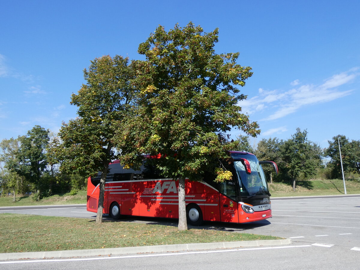(267'393) - Aus der Schweiz: AFA Adelboden - Nr. 15/BE 26'702 - Setra am 21. September 2024 in La Baume d'Hostun, Rastst�tte