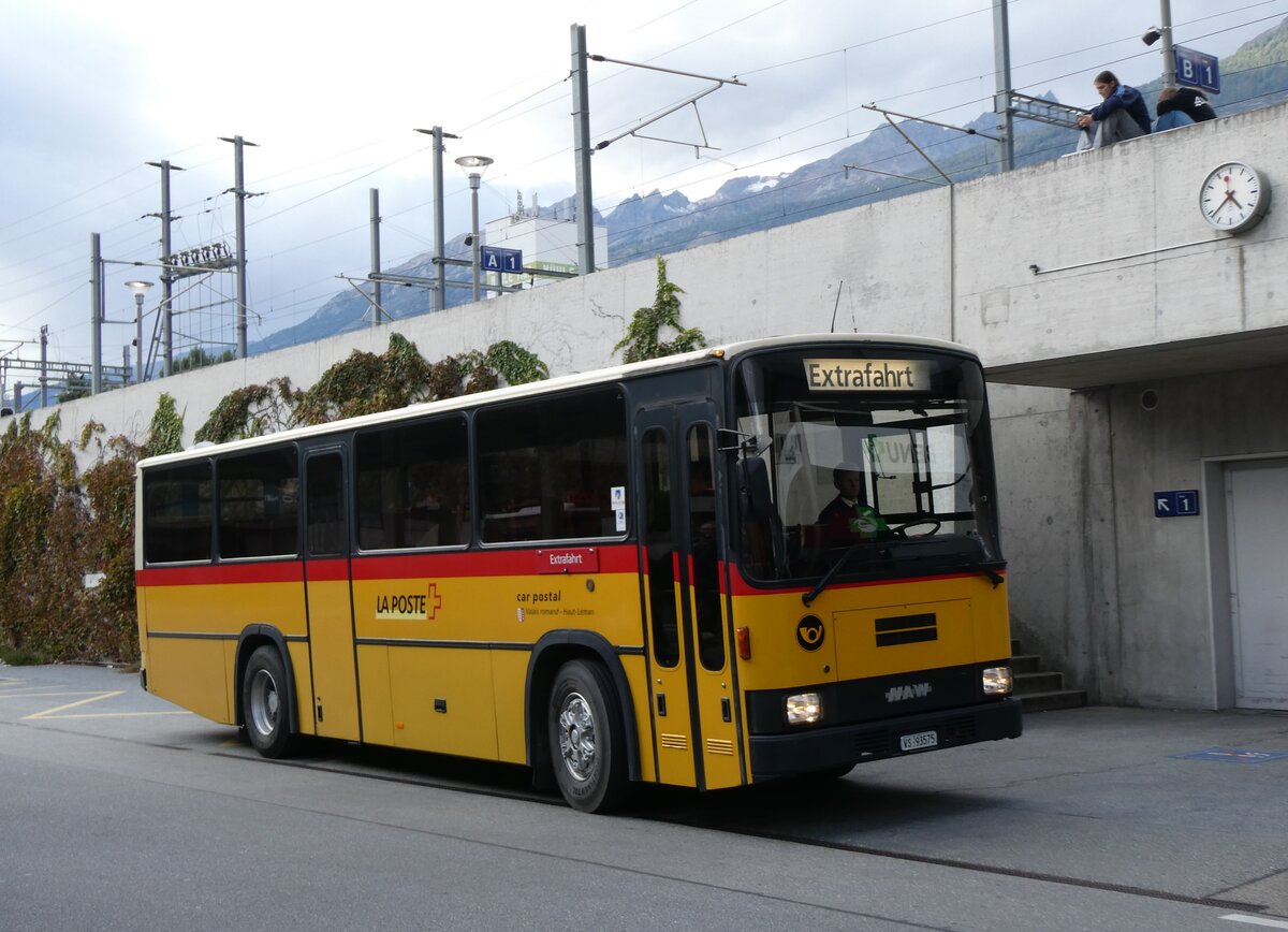 (267'792) - Oser, B�rchen - VS 93'575 - NAW/Lauber (ex Epiney, Ayer PID 1076) am 6. Oktober 2024 beim Bahnhof Visp