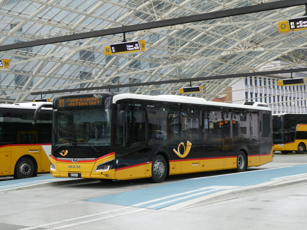 (267'850) - PostAuto Graub�nden - GR 184'613/PID 11'929 - MANn am 8. Oktober 2024 in Chur, Postautostation