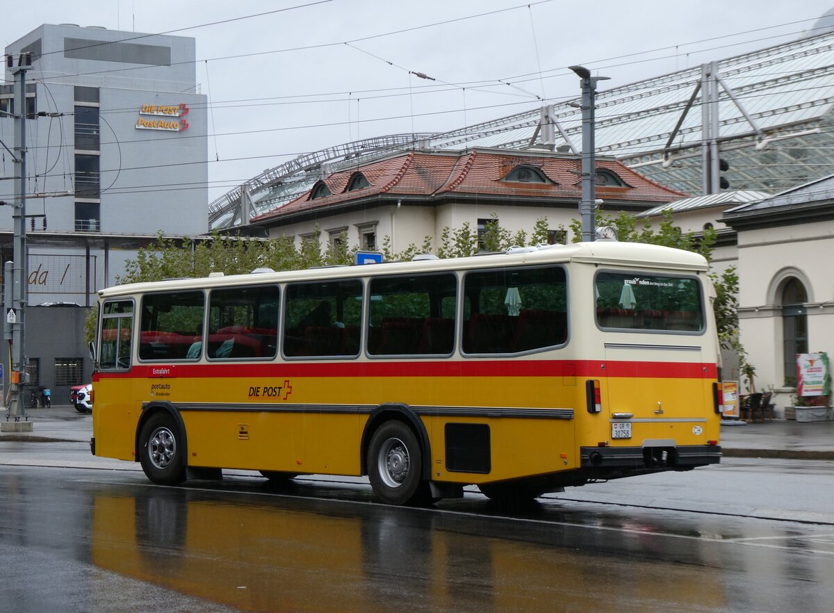 (267'861) - L�tscher, Haldenstein - GR 30758 - Saurer/R&J (ex Dornbierer, Thal; ex FRAM Drachten/NL Nr. 24; ex PostAuto Graub�nden PID 2870; P 24'367) am 8. Oktober 2024 beim Bahnhof Chur
