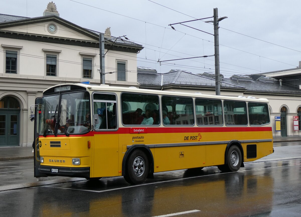 (267'862) - L�tscher, Haldenstein - GR 30'758 - Saurer/R&J (ex Dornbierer, Thal; ex FRAM Drachten/NL Nr. 24; ex PostAuto Graub�nden PID 2870; ex P 24'367) am 8. Oktober 2024 beim Bahnhof Chur